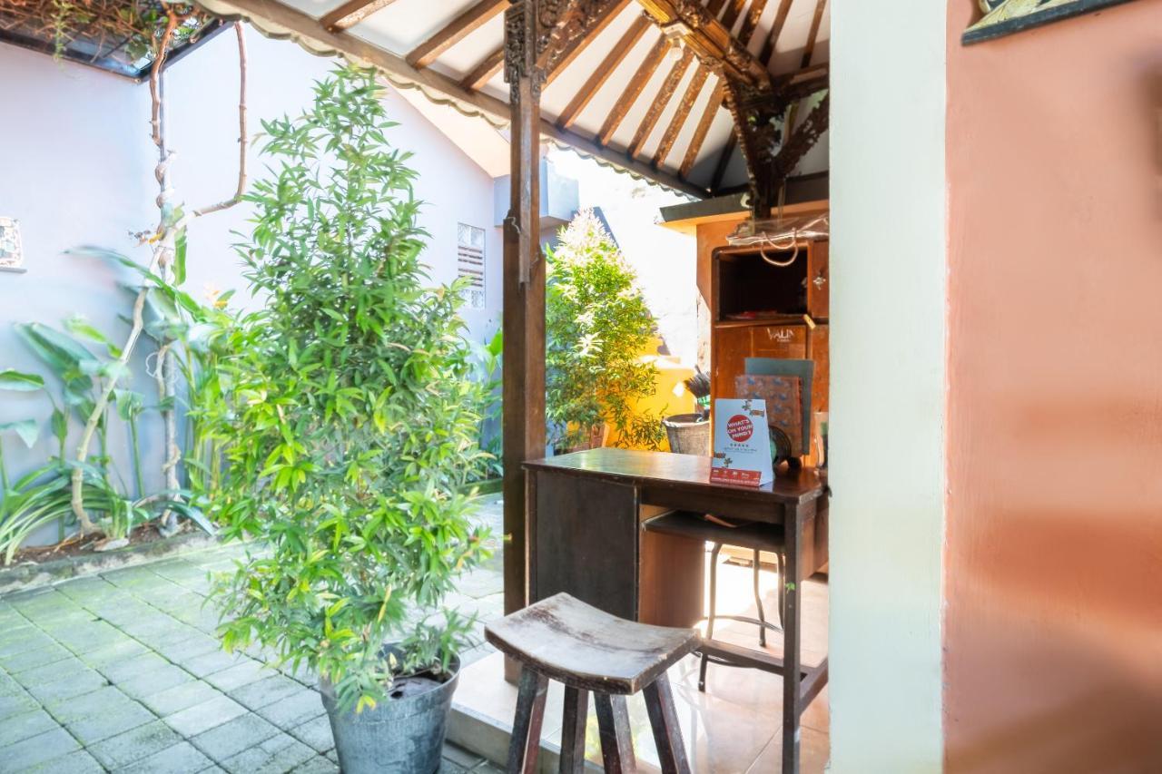 Oyo 3775 Ketut Inn Pesanggaran Екстериор снимка